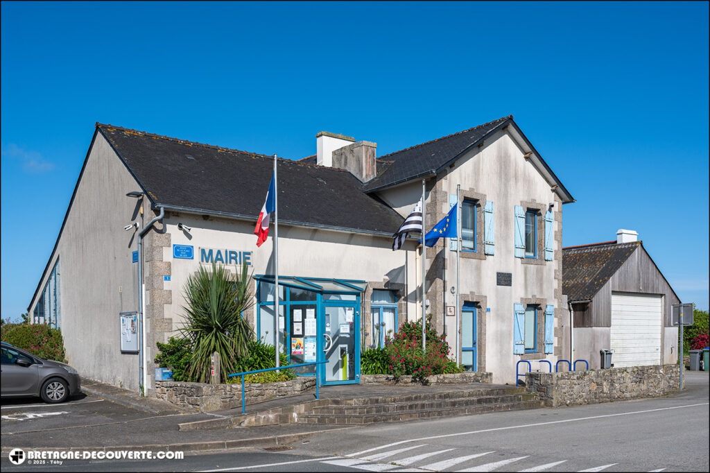 Mairie de la commune de Lampaul-Ploudalmézeau dans le Finistère.