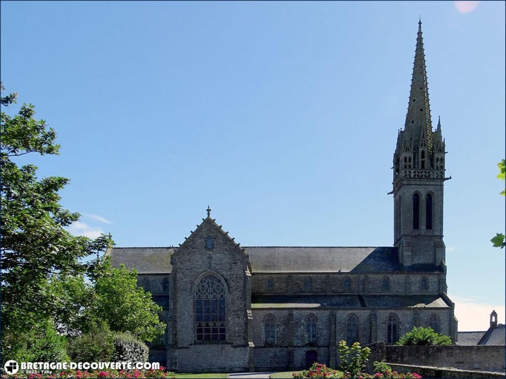 L'église Saint-Budoc à Plourin.