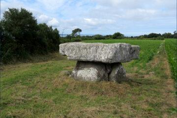 Le dolmen de Ménez Lié à Saint-Nic dans le Finistère.