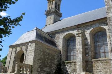 L'église Saint-Pierre-et-Saint-Paul de Spézet dans le Finistère.