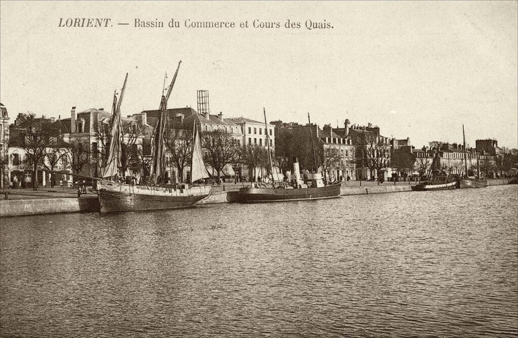 Les quais du port de Lorient et le bassin du commerce.