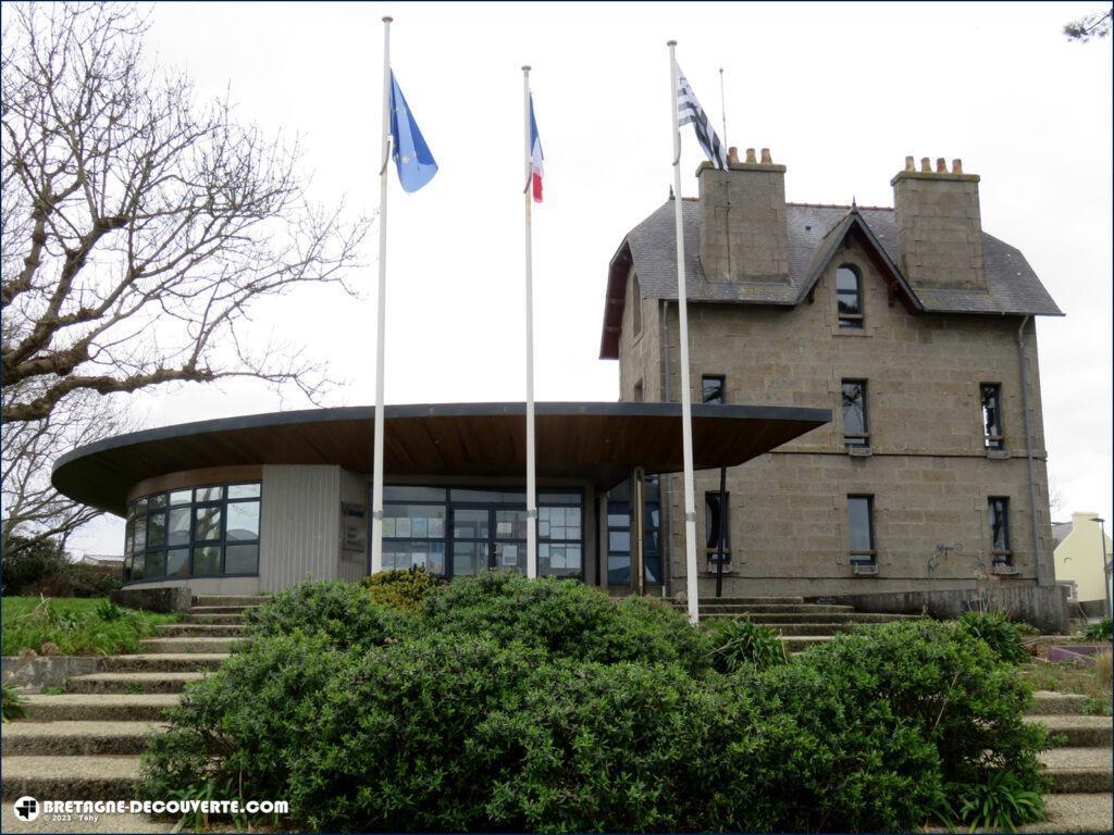 Mairie de la commune de Lampaul-Plouarzel dans le Finistère.