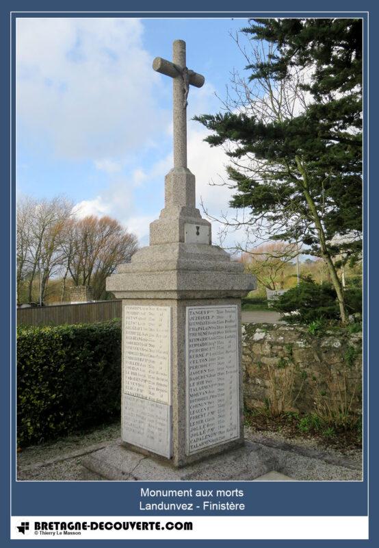 Monument aux morts de Landunvez dans le Finistère.