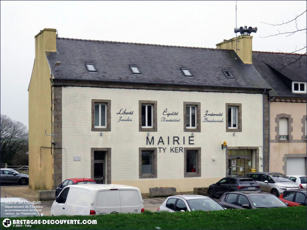 Mairie de la commune de Plouguin dans le Finistère.