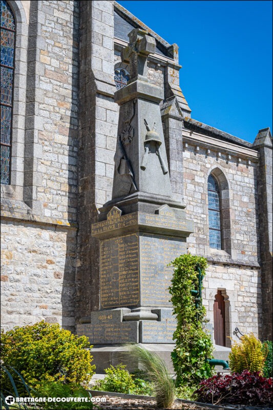 Le monument aux morts de la commune de Plouénan.