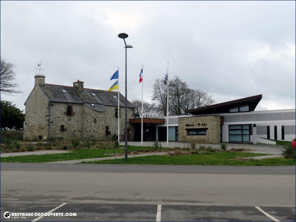 Mairie de la commune de Ploudaniel dans le Finistère.