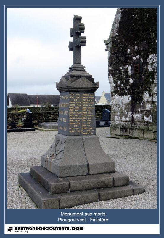 Le monument aux morts de la commune de Plougourvest.