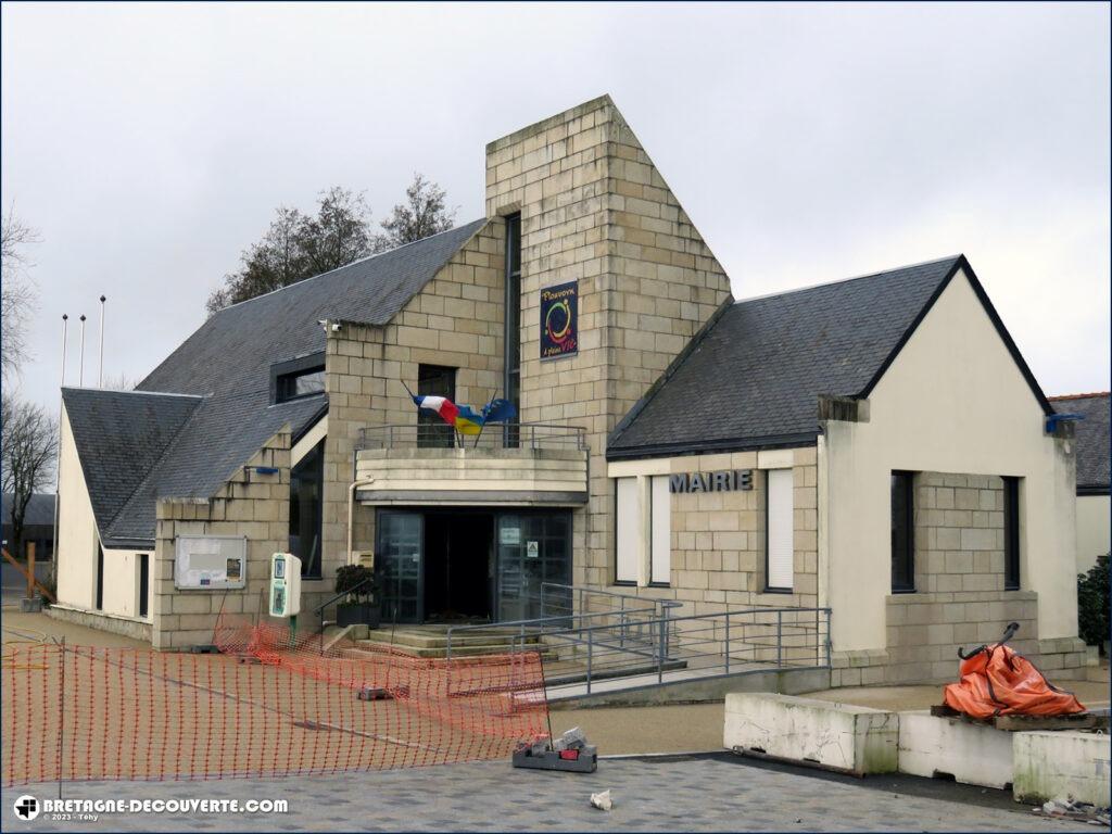 Mairie de la commune de Plouvorn dans le Finistère.