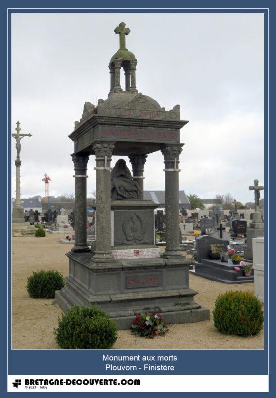 Le monument aux morts de la commune de Plouvorn.