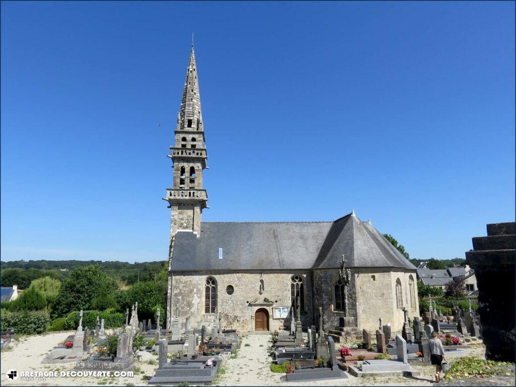 L'église paroissiale Saint-Urbain sur la commune de Saint-Urbain.
