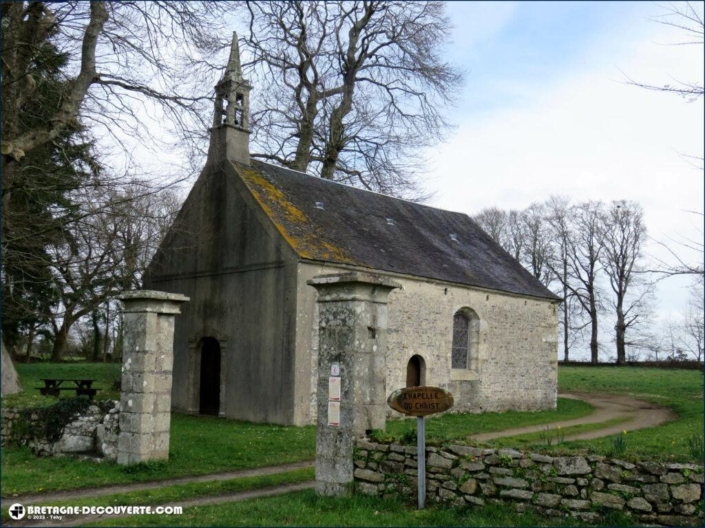 La chapelle du Christ à Pleyber-Christ.