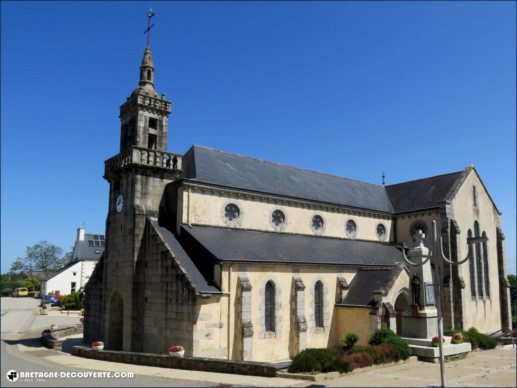 L'église Notre-Dame sur la commune de Collorec dans le Finistère.