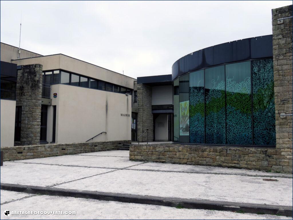 Mairie de la commune de Plourin-lès-Morlaix dans le Finistère.