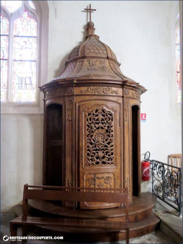 Le confessionnal de l'église Notre-Dame-de-l'Assomption à Cleden-Poher dans le Finistère.