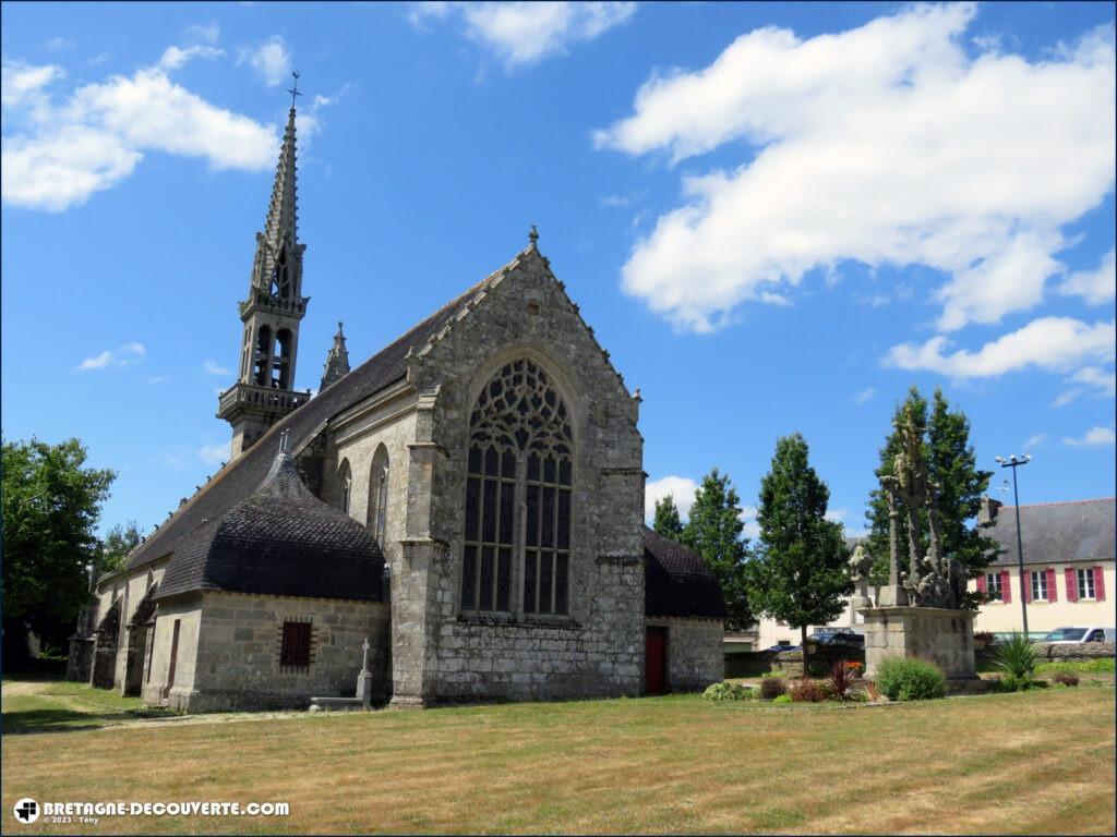 L'église Notre-Dame-de-l'Assomption à Cleden-Poher dans le Finistère.