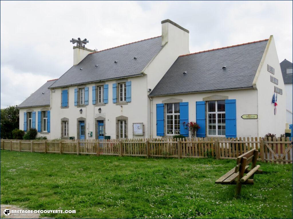 La mairie de Ploéven dans le Finistère.