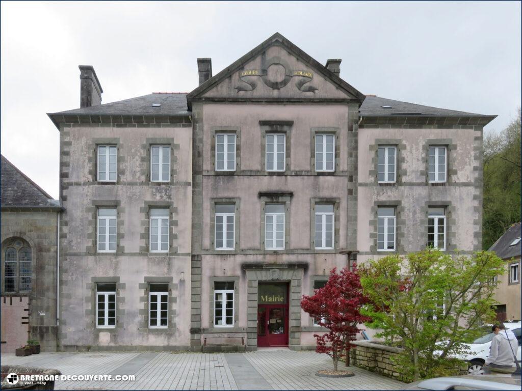 Mairie de la commune de Port-Launay dans le Finistère.