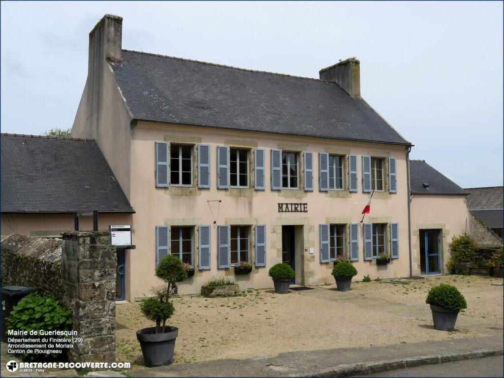 Mairie de la commune de Guerlesquin dans le Finistère.