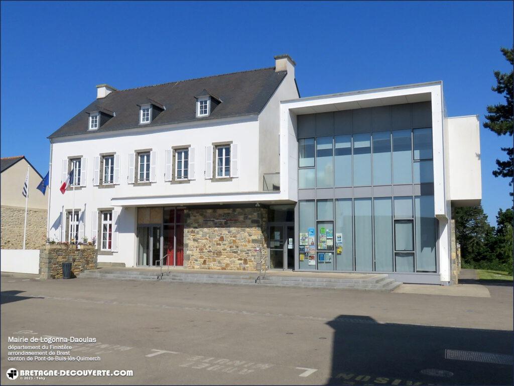 Mairie de la commune de Logonna-Daoulas dans le Finistère.