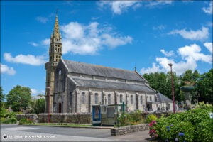 L'église Saint-Théarnec sur la commune de Trégarantec.