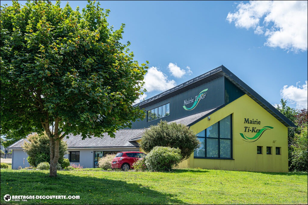 Mairie de la commune de Saint-Sauveur dans le Finistère.