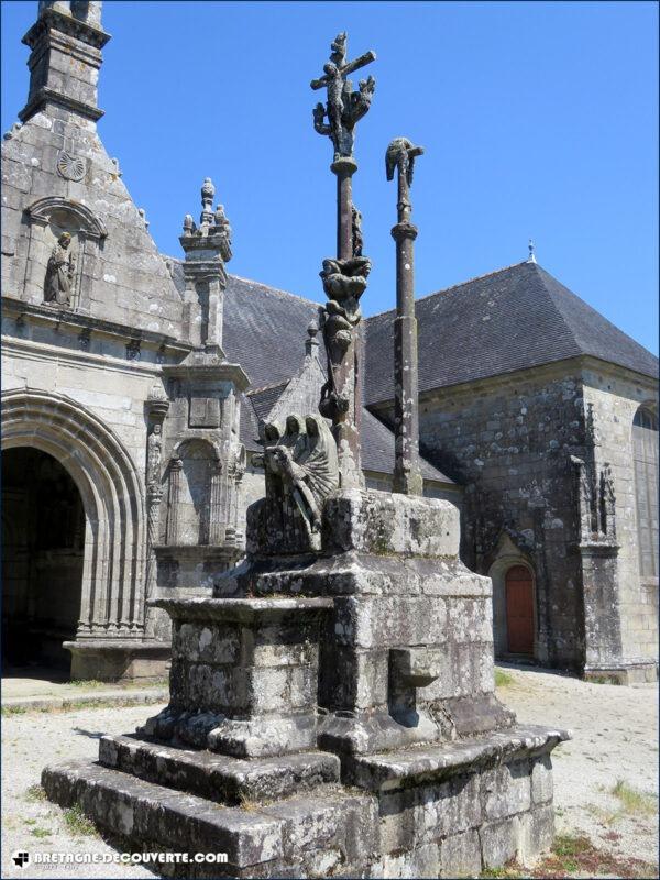 Le calvaire de l'église de Brasparts.