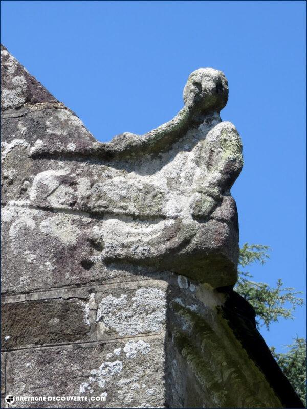Détail de l'ossuaire de l'église de Brasparts avec un ange.