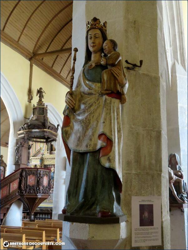 Statue de la Vierge à l'enfant.