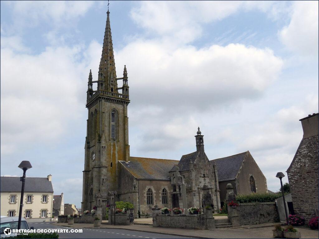 L'église Saint-Pierre de Guiclan.