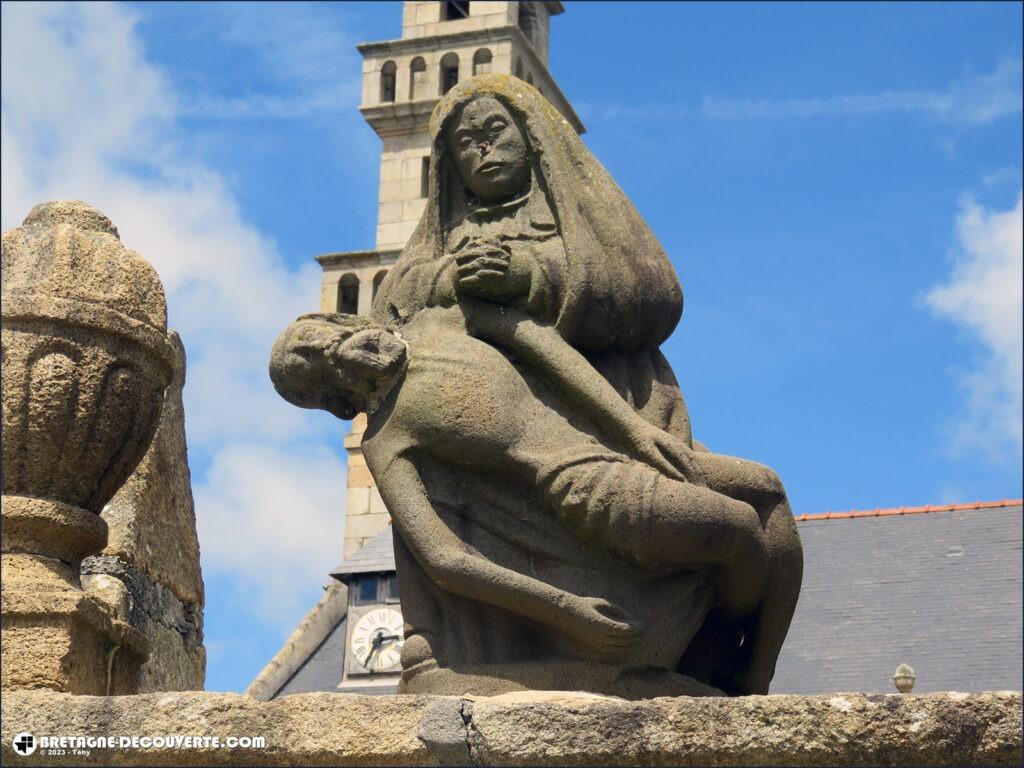 La pietà de l'église Saint-Valentin de Guilers.