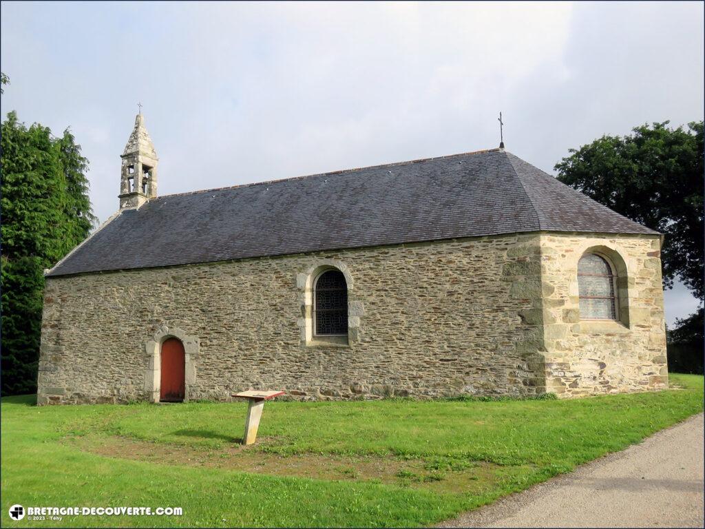 La chapelle de Bon Secours sur la commune de Kergloff.