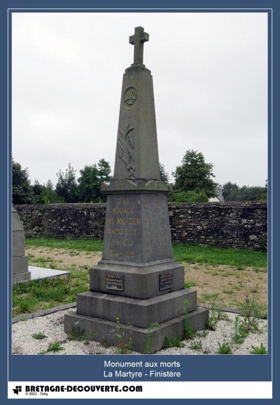 Le monument aux morts de la commune de La Martyre.