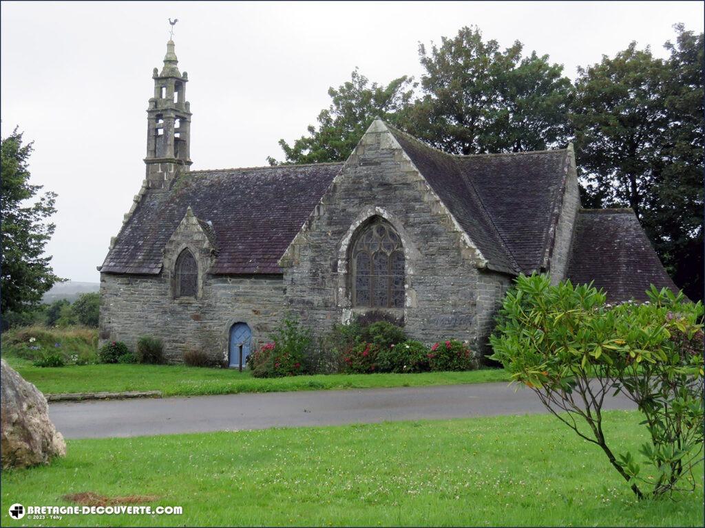 La chapelle Sainte-Anne sur la commune de Lampaul-Guimiliau.