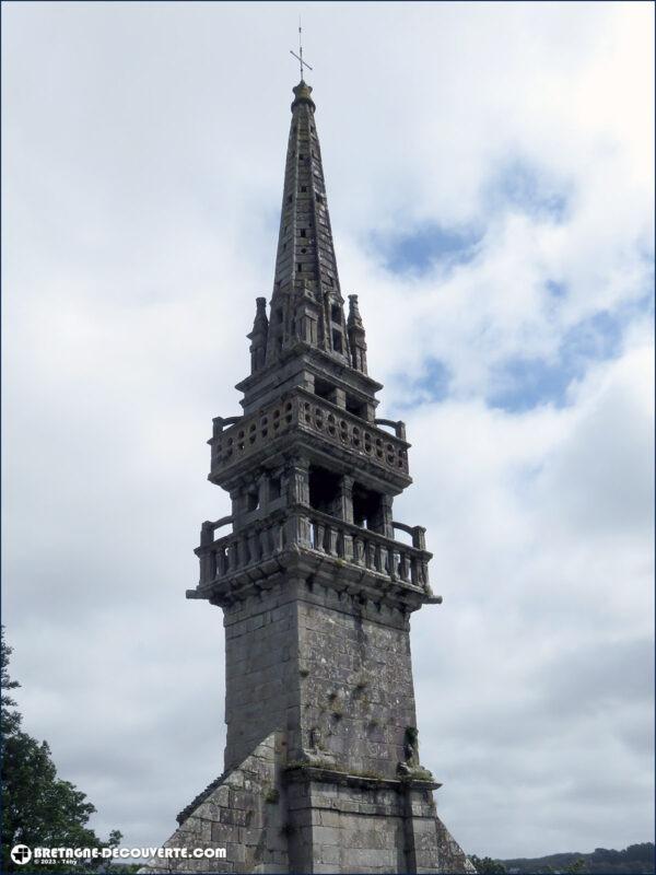 Le clocher de l'ancienne église de Beuzit-Conogan près de la ville de Landerneau.