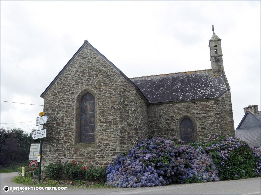 La chapelle de la Croix-Neuve sur la commune du Moustoir.