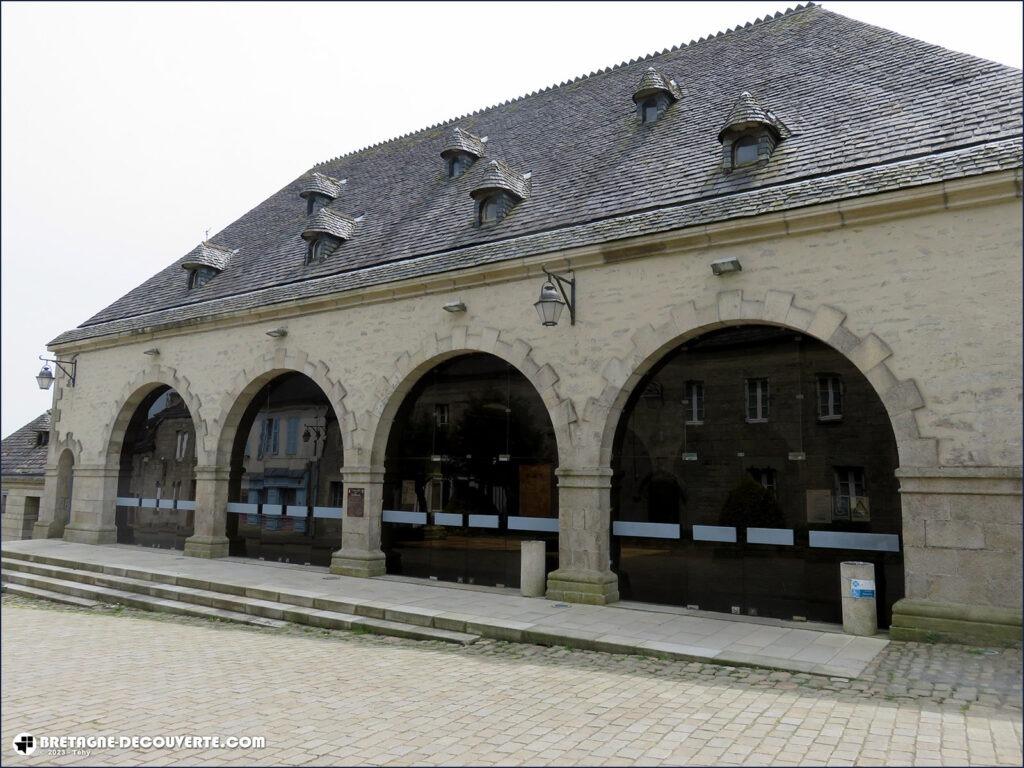 Les halles de la commune d eGuerlesquin.