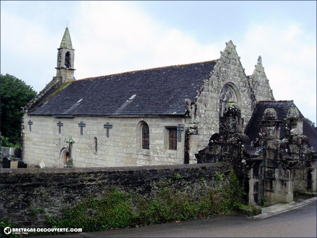 L'église Saint-Eguiner de Loc-Eguiner-Saint-Thégonnec.