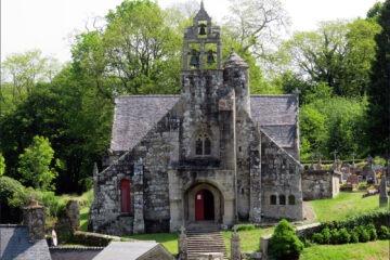 L'église Saint-Envel de la commune de Loc-Envel dans les Côtes d'Armor.