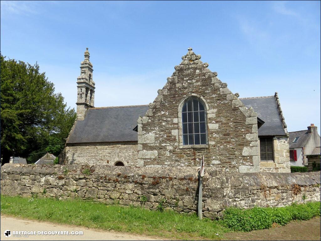 La chapelle du Dresnay sur la commune de Loguivy-Plougras.