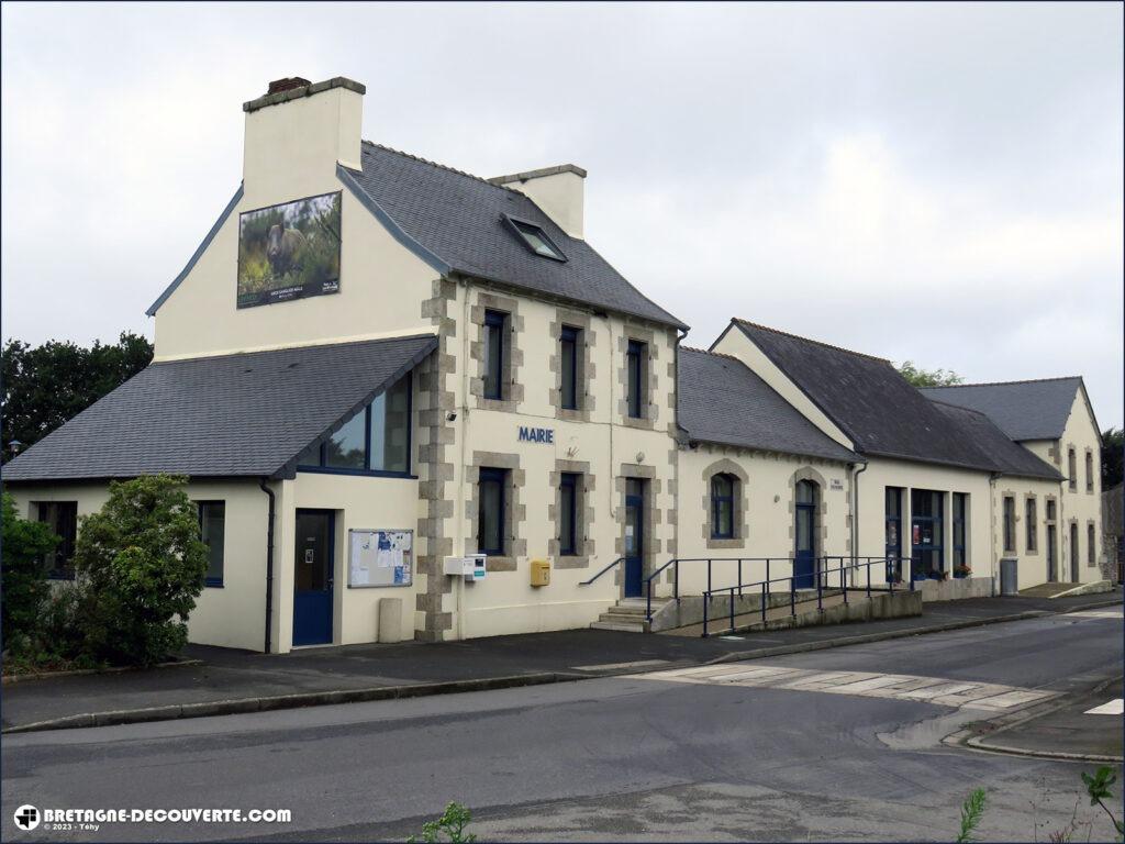 Mairie de la commune de Loc-Éguiner dans le Finistère.