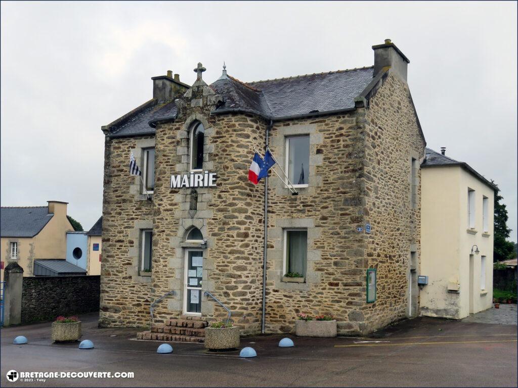 Mairie de la commune de Loc-Éguiner-Saint-Thégonnec dans le Finistère.