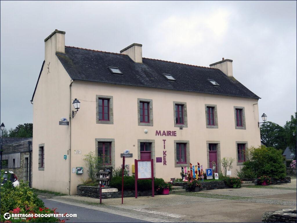 Mairie de la commune de Ploudiry dans le Finistère.