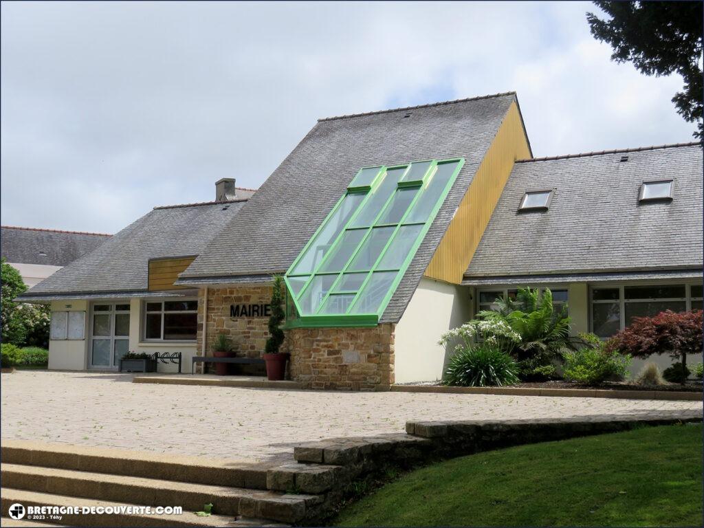 Mairie de la commune de Saint-Urbain dans le Finistère.