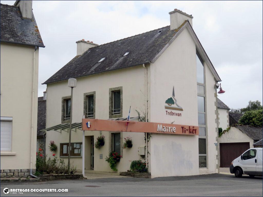 Mairie de la commune de Trébrivan dans les Côtes d'Armor.