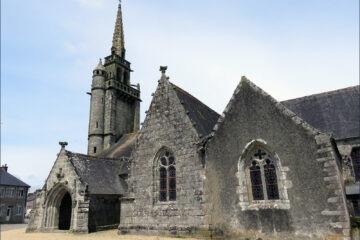 L'église Saint-Pierre sur la commune de Plougras.