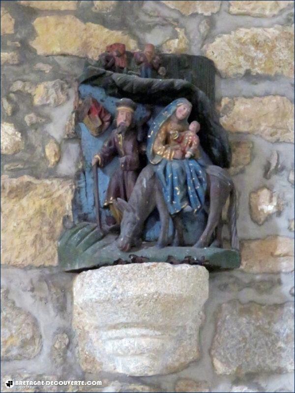 Statue de la fuite en Égypte dans la chapelle du Traon.