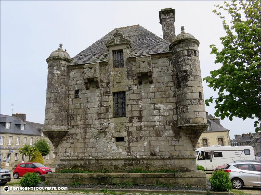 Le présidial, ancienne prison de Guerlesquin.