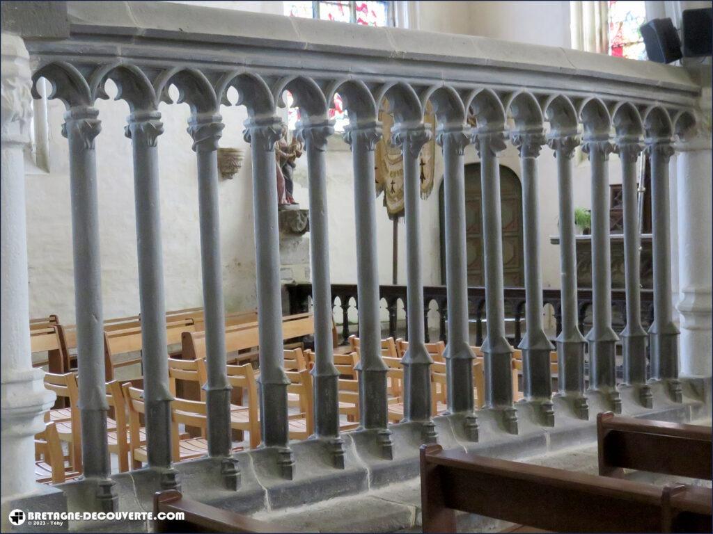 Le chancel de l'église Saint-Salomon de La Martyre.