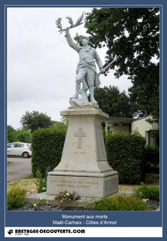 Le monument aux morts de la commune de Maël-Carhaix.