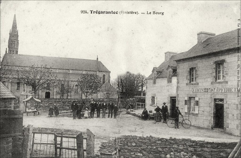 Le bourg de Trégarantec dans les années 1900.